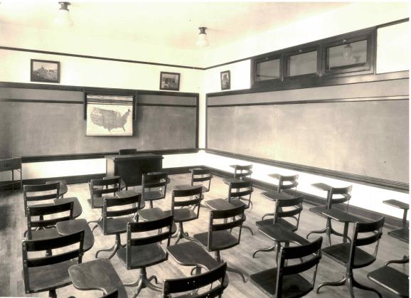 classroom in old main in 1926