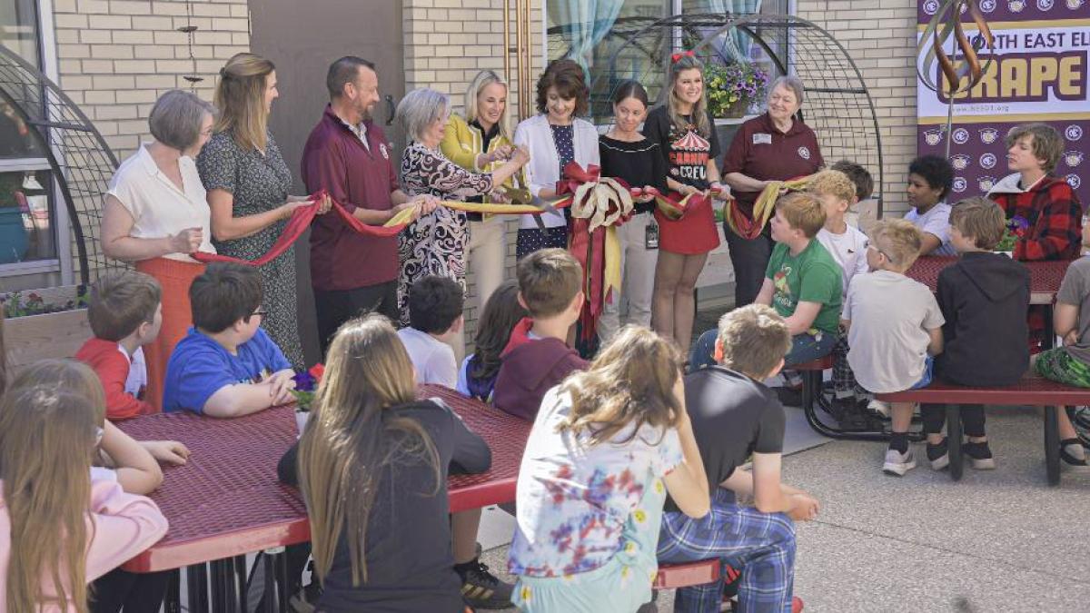 STEM and Vine Ribbon Cutting