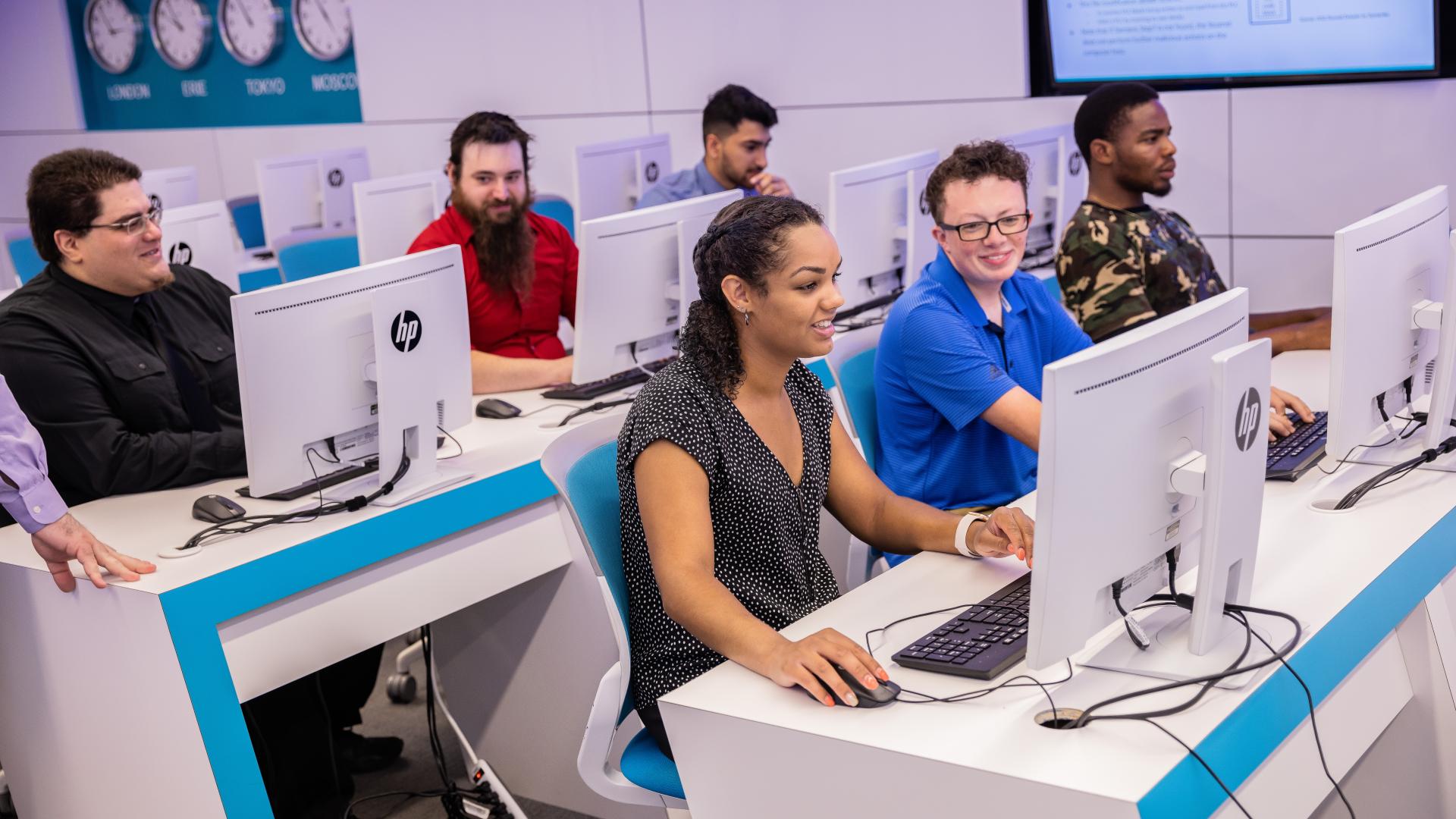 students in the cyber lab