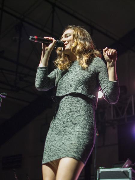 daya performs at Mercyhurst